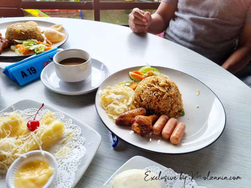 nasi goreng kecombrang + sosis