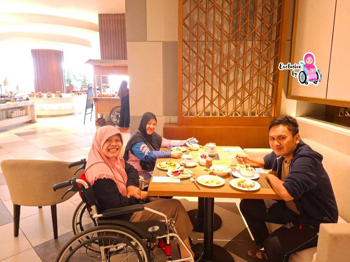 gambar wyndham opi hotel palembang